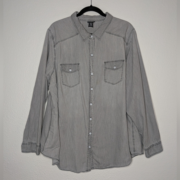 Torrid Casual Gray Minimalist Button Down Lightweight Chambray Shirt 3X 22 24 - Picture 1 of 7